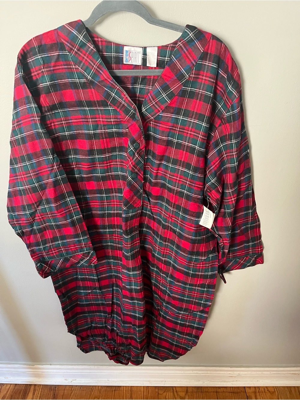 NWT Women’s flannel night shirt L
